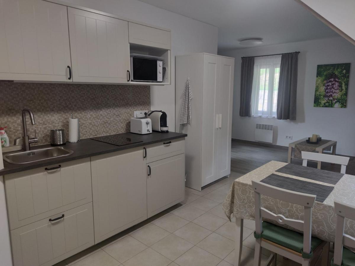 Apartmán Kosbor Vendeghaz Monoszlo Exteriér fotografie