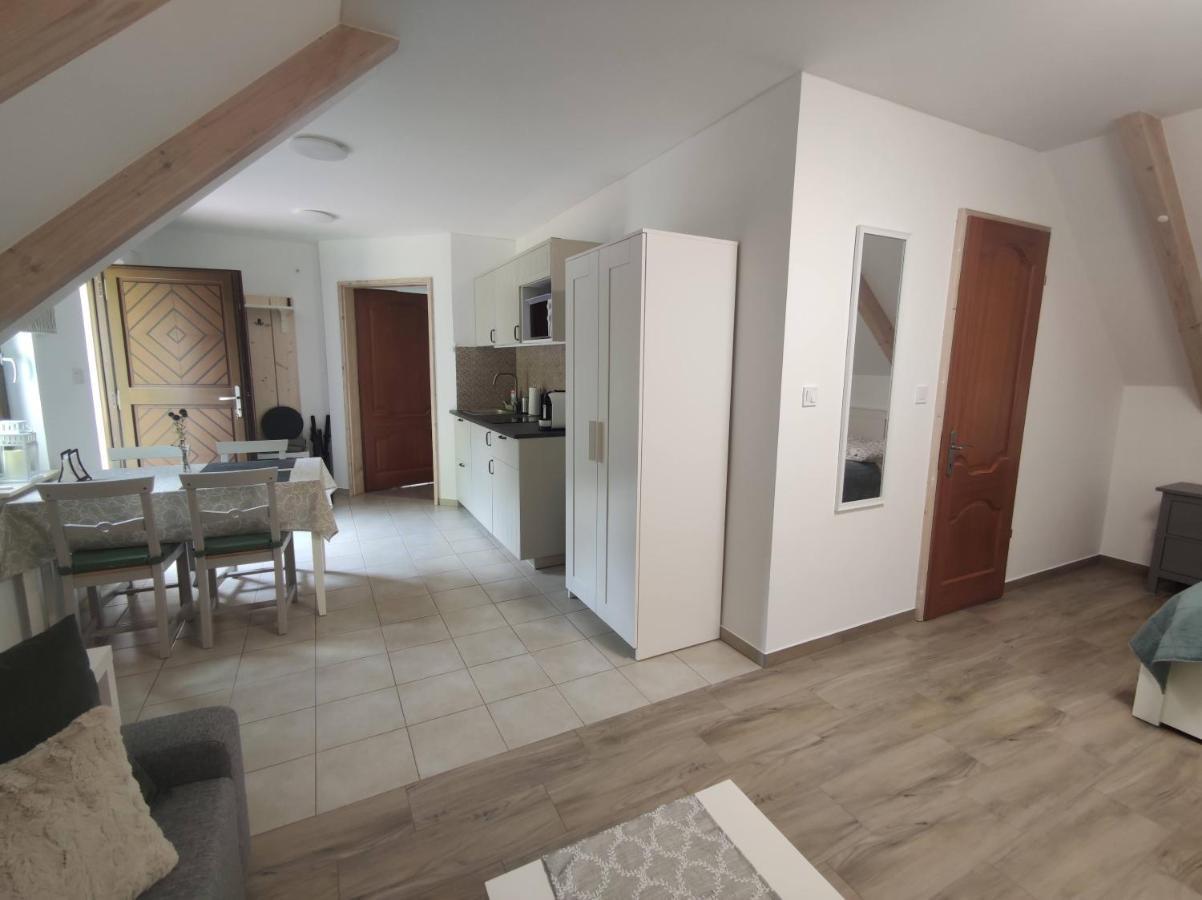 Apartmán Kosbor Vendeghaz Monoszlo Exteriér fotografie