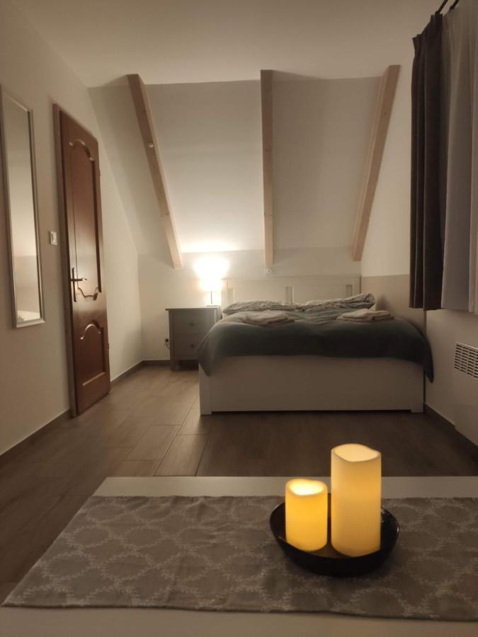 Apartmán Kosbor Vendeghaz Monoszlo Exteriér fotografie
