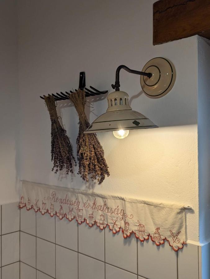 Apartmán Kosbor Vendeghaz Monoszlo Exteriér fotografie