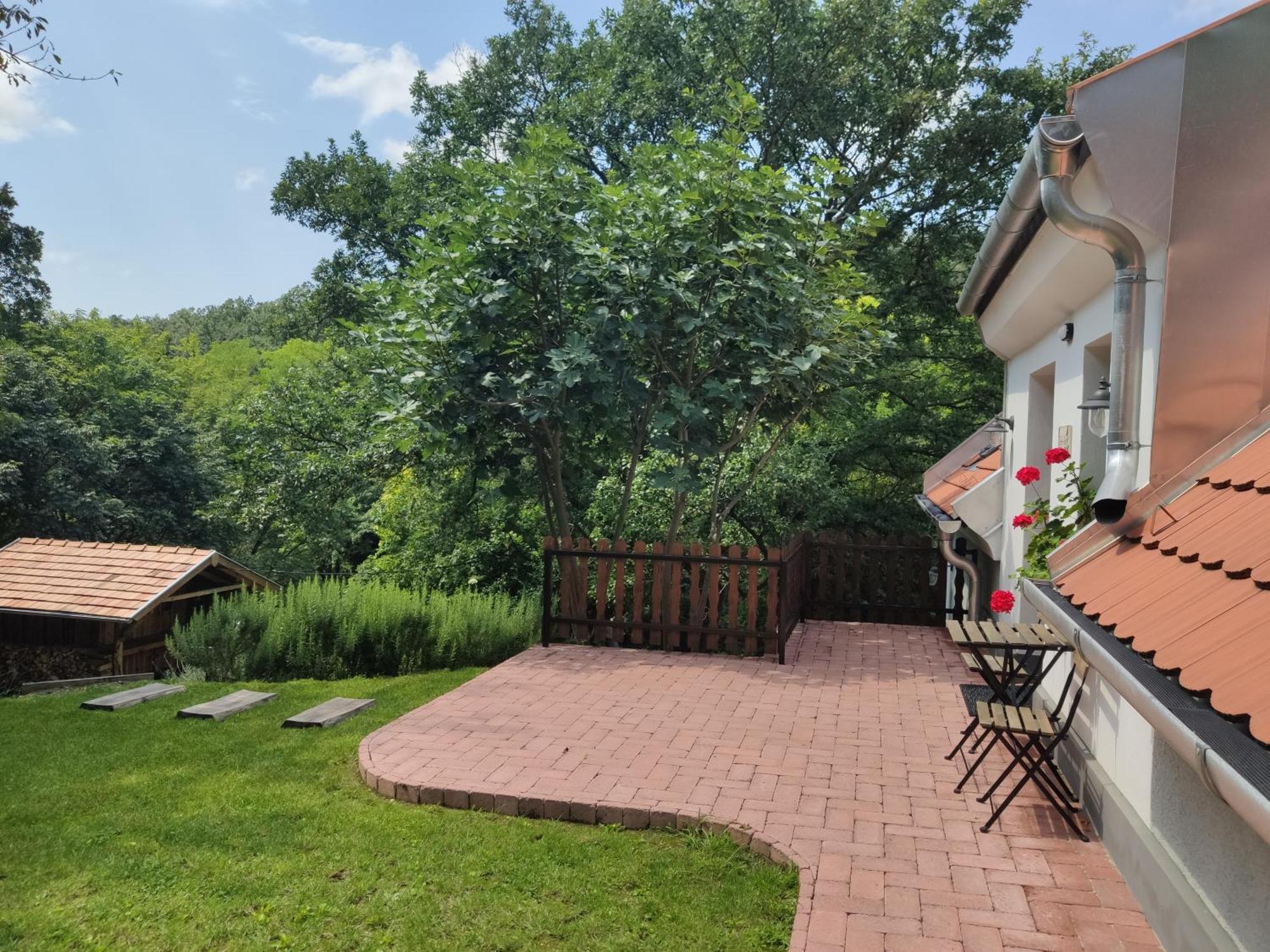 Apartmán Kosbor Vendeghaz Monoszlo Exteriér fotografie